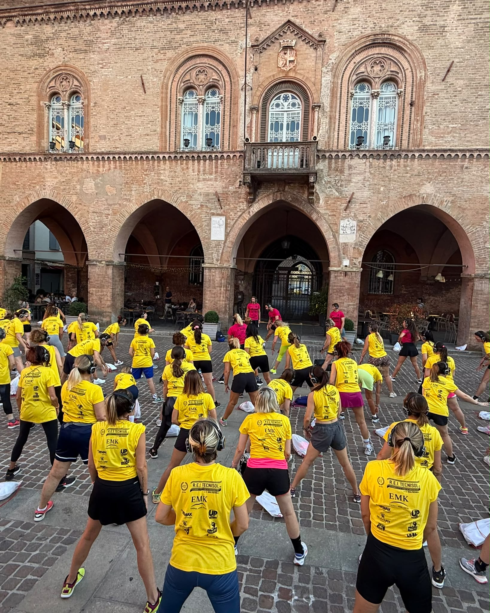 Warm up Open Workout in piazza - gruppo giallo